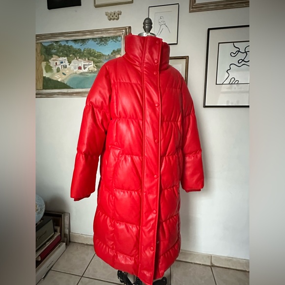 Luxurious Red Leather Puffer Coat by Hugo Boss, VERY rare NEW condition - Picture 5 of 13